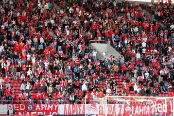 Ο κόσμος του Ολυμπιακού έστειλε μήνυμα, η διοίκηση το έλαβε και συνεδρίασε…