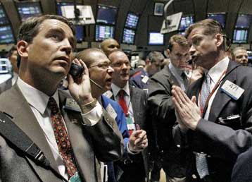 Μικρή πτώση τη Δευτέρα σε Γουόλ Στριτ και ευρωπαϊκά χρηματιστήρια