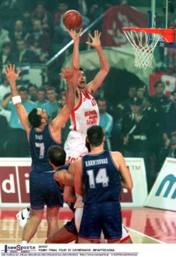 Δέκα χρόνια από το «έπος» του Ολυμπιακού στη Ρώμη