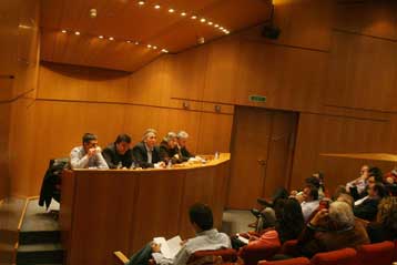 Ευθύνες για τη λεηλασία των Ταμείων αποδίδουν ΓΣΕΕ και ΑΔΕΔΥ και στην ΤτΕ