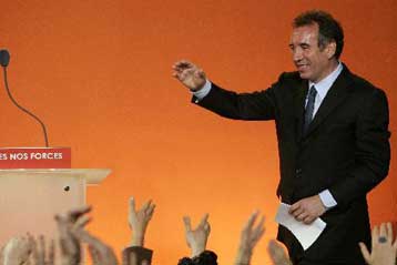 Σε ψήφο κατά συνείδηση αναμένεται να καλέσει τους υποστηρικτές του ο Μπαϊρού