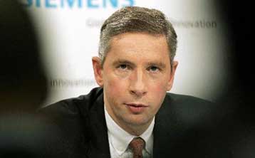 Σε μία κλωστή κρέμεται το μέλλον του Κλάους Κλάινφιλντ στη Siemens