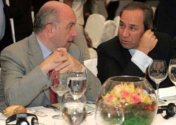 Για εξυγίανση δημοσίων οικονομικών και ασφαλιστικό, μίλησαν Αλογοσκούφης και Αλμούνια