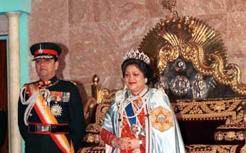 Δίωξη κατά του βασιλιά του Νεπάλ εισηγείται επιτροπή για τα γεγονότα του 2006