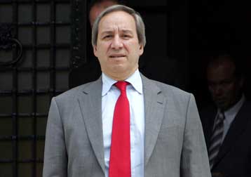 JP Morgan και Παπαμαρκάκη καλούν στην Επιτροπή της Βουλής ΠΑΣΟΚ και ΣΥΝ