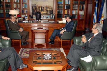 Ενημέρωση Πολύδωρα προς ΚΚΕ για την απειλή χτυπήματος στην πρεσβεία των ΗΠΑ