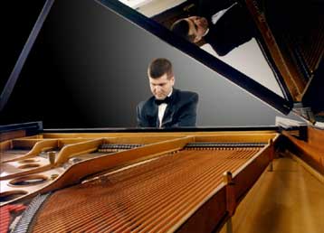 Ρεσιτάλ του Δημήτρη Σγούρου στο ΜΜΑ στις 2 Μαΐου