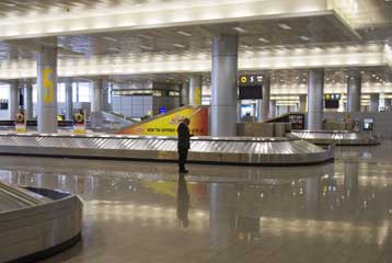 Αεροσκάφος εκκενώθηκε στο Ισραήλ από φόβο για τρομοκρατική ενέργεια