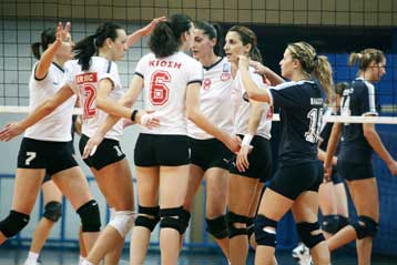 Ο Ολυμπιακός ισοφάρισε τον Πανελλήνιο, ο Παναθηναϊκός προηγείται 1-0 του Μαρκόπουλου