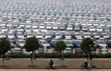 Σε περικοπή 4.800 θέσεων εργασίας στη Γαλλία προχωρά η Peugeot