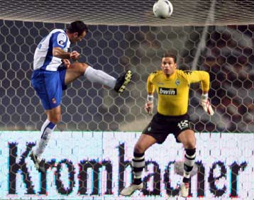 Με το ένα πόδι στο «Χάμπτεν Παρκ» η Εσπανιόλ, ελαφρύ προβάδισμα της Οσασούνα