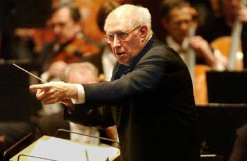 Πέθανε ο κορυφαίος βιολοντσελίστας και μαέστρος Μτσισλάβ Ροστροπόβιτς