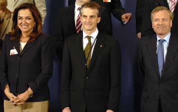 Υπέρ της αντιπυραυλικής ζώνης σε όλη την Ευρώπη και τo ΝΑΤΟ η Ντ.Μπακογιάννη