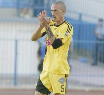 Την πόρτα της εξόδου έδειξε η ΑΕΚ στον Τσιρίλο, που απασχολεί Μπενφίκα και Λεβάντε