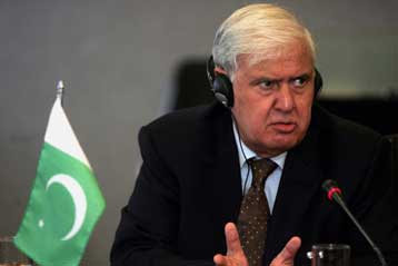 Ο υπουργός Εσωτερικών του Πακιστάν τραυματίας σε επίθεση αυτοκτονίας