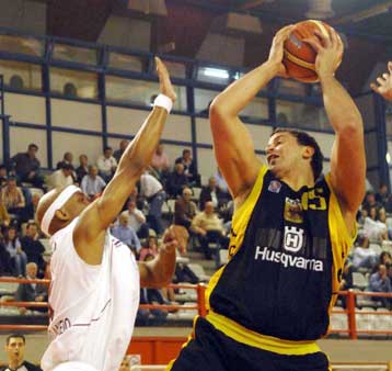 Χωρίς άγχος μετά από καιρό, η ΑΕΚ επικράτησε της ΑΕΛ με 87-81