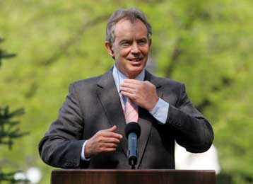 Η πραγματικότητα λέει ότι το Ευρωσύνταγμα έχει τελειώσει, δηλώνει ο Τόνι Μπλερ