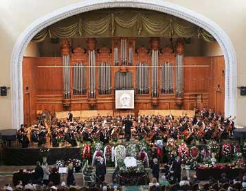 Στην τελευταία του κατοικία ο Μστισλάβ Ροστροπόβιτς