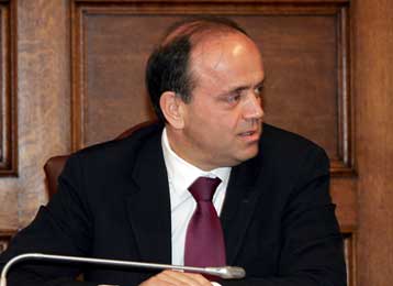 Αλλαγή φρουράς τη Δευτέρα στο υπουργείο Απασχόλησης μετά την απομάκρυνση Τσιτουρίδη