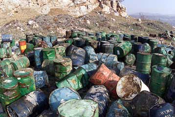Χιλιάδες τόνοι επικίνδυνων αποβλήτων παράγονται κάθε χρόνο στην Ελλάδα