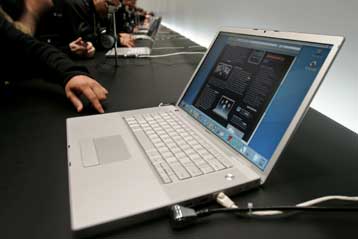 Προβλήματα σε ορισμένες μπαταρίες φορητών παραδέχεται η Apple