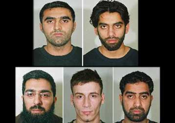 Καταδίκη πέντε Βρετανών σε ισόβια για εμπλοκή σε σχεδιασμό επιθέσεων