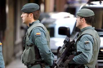 Βίαιες συγκρούσεις μεταξύ αστυνομίας και νεαρών για δεύτερη νύχτα στη Μαδρίτη