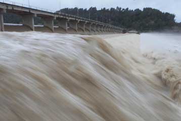 Έκρηξη από άγνωστη αιτία σημειώθηκε στο φράγμα του Αλφειού