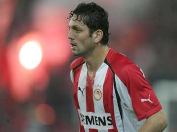 Στη Σκωτία για να δοκιμαστεί από τη Ρέιντζερς ο Μπουλούτ