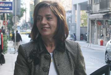 Στη Βουλή καλεί το ΠΑΣΟΚ τους επικεφαλής Αγροτικής και Ταχυδρομικού Ταμιευτηρίου