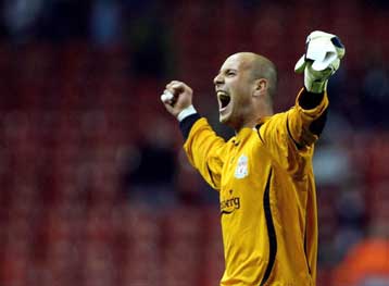 Όταν ο Ρέινα έπιανε πέναλτι, άγνωστοι λήστευαν το σπίτι του