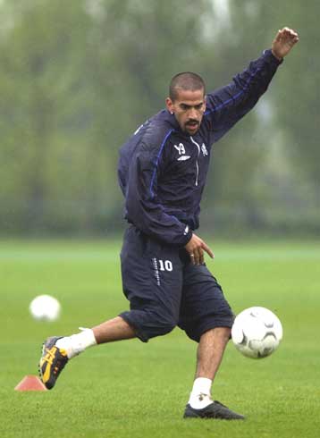 Δεν έρχεται στην Ελλάδα ο Βερόν, δηλώνει σε εφημερίδα της Αργεντινής ο πατέρας του