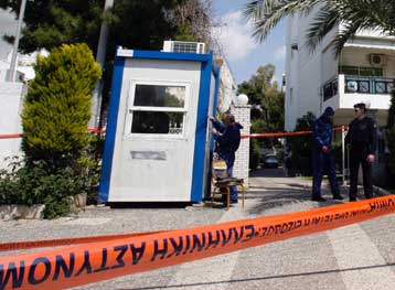 «Αναβαθμισμένους αντιεξουσιαστές» βλέπει η ΕΛ.ΑΣ. πίσω από τα πρόσφατα χτυπήματα