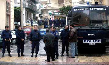 Σχέδιο «εκτάκτου ανάγκης» από την ΕΛ.ΑΣ. για τις επιθέσεις στα αστυνομικά τμήματα