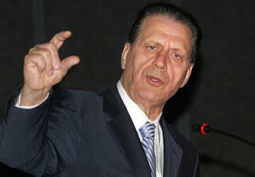 Διευκρινίσεις του υπουργού Δημόσιας Τάξης για τα παράπονά του περί «αγγαρείας»