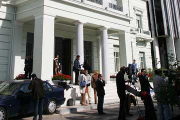 Επιθυμούμε σταθερά καλές σχέσεις με την ΠΓΔΜ, επαναλαμβάνει η Αθήνα