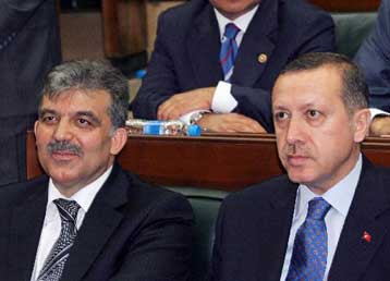 Συνάντηση-έκπληξη του Ερντογάν με τον στρατηγό Μπουγιούκανιτ