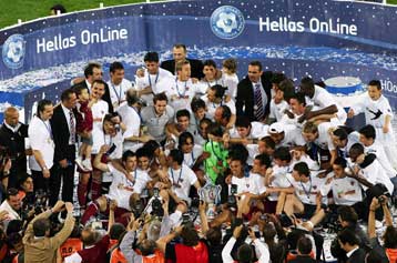 Με Κόζλεϊ και Αντσουέ έκανε… σούζα το αλογάκι και πήρε το τρόπαιο από τον Παναθηναϊκό