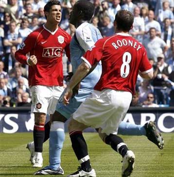 Πρωταθλήτρια Αγγλίας η Μάντσεστερ μετά την ισοπαλία της Τσέλσι με την Αρσεναλ