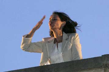 Η εκλογική ήττα, αφετηρία περιόδου αναταραχής στους κόλπους των Γάλλων Σοσιαλιστών