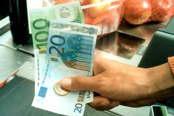 Ο πληθωρισμός ροκανίζει 2% ετησίως από την ανταγωνιστικότητα της ελληνικής οικονομίας