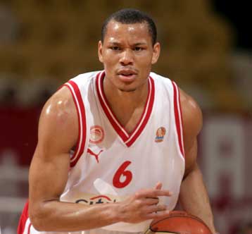 Πρόστιμο στον Ακερ για την αργοπορημένη επιστροφή του από τις ΗΠΑ