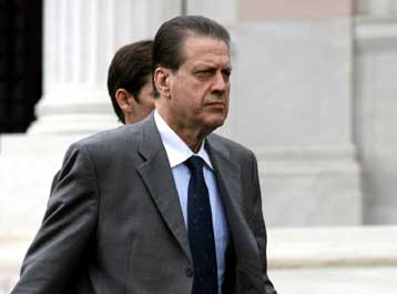 Με τον πρωθυπουργό συναντάται την Τρίτη ο Βύρων Πολύδωρας