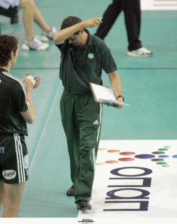 Ο Παναθηναϊκός απομάκρυνε τον Ντος Σάντος αμέσως μετά την ήττα από τον Ηρακλή