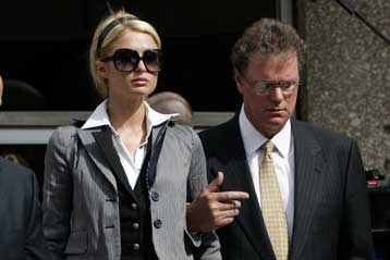 Συγκέντρωση υπογραφών για να μην πάει φυλακή η Πάρις Χίλτον