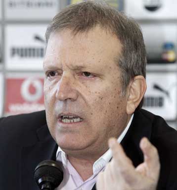 Σύρραξη και απειλές παραίτησης στον ΠΑΟΚ-Επωφελές το δάνειο, υποστηρίζει η διοίκηση