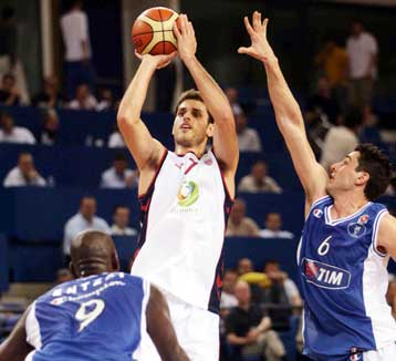 Ο Πανιώνιος έκαμψε την αντίσταση του Πανελληνίου με 78-72 χάρη στον Περπέρογλου