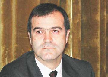 Κυβερνητικό σχέδιο απεμπλοκής από την υπόθεση των ομολόγων με πιέσεις στις τράπεζες