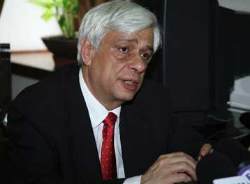 Οικονομική και θεσμική ενίσχυση της Αυτοδιοίκησης υπόσχεται η κυβέρνηση