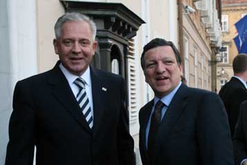 Πρόσκληση για συμμετοχή στο ΝΑΤΟ θα λάβει η Κροατία την άνοιξη του 2008